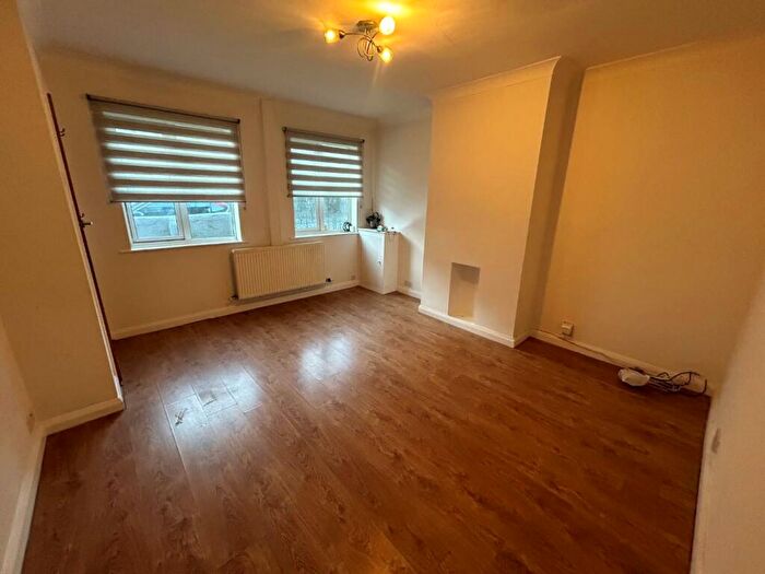 2 Bedroom End Of Terrace House To Rent In Danefield Road, Abington, Northampton, NN3
