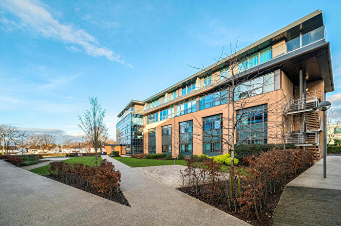 2 Bedroom Apartment For Sale In Wokingham Road, Bracknell, Berkshire, RG42