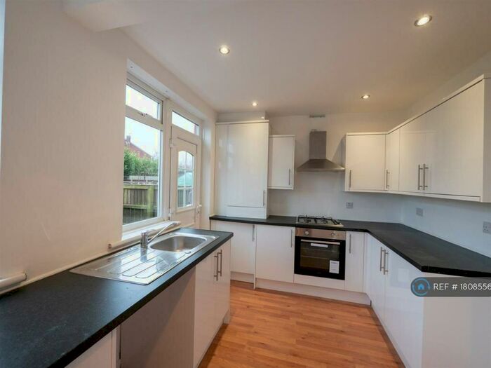 3 Bedroom Semi-Detached House To Rent In Avonmouth Road, Sunderland, SR3
