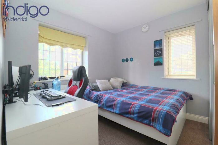 5 Bedroom Detached House For Sale In Shervington Grove, New Bedford Road Area, Luton, Bedfordshire, LU3