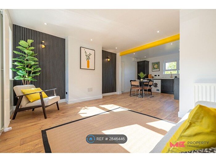 2 Bedroom Maisonette To Rent In Old Holywood Road, Holywood, BT18