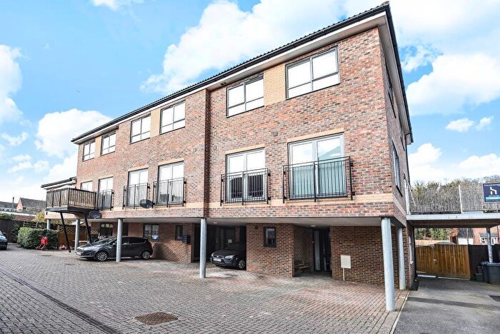 1 Bedroom Flat For Sale In Chesham, Buckinghamshire, HP5