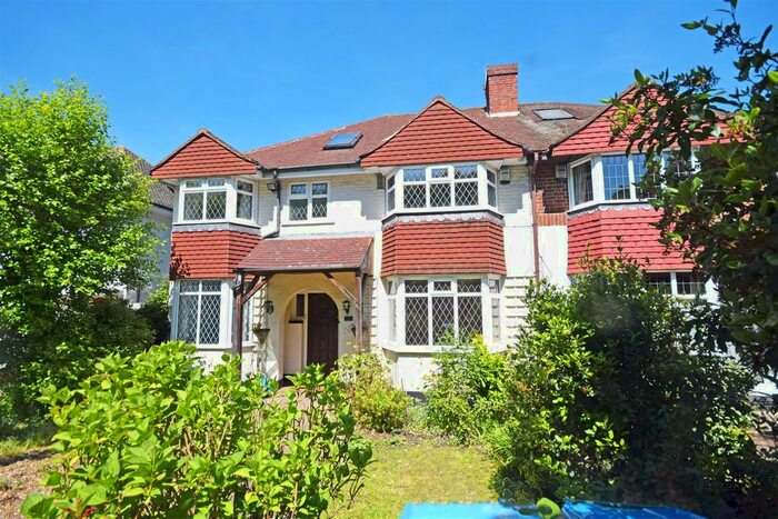 5 Bedroom Semi-Detached House To Rent In Staines Road, Twickenham TW2