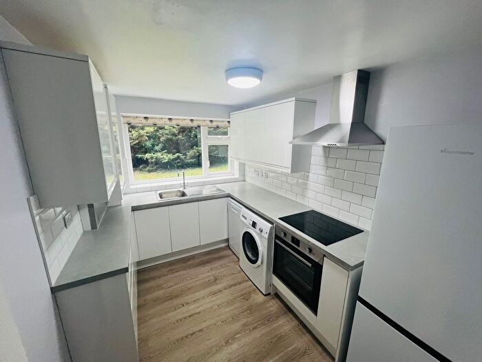 3 Bedroom Flat To Rent In Prince Andrew Close, Maidenhead, SL6