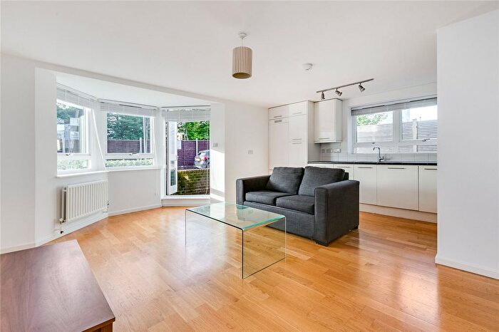 1 Bedroom Flat To Rent In Kew Bridge Court, Gunnersbury, W4