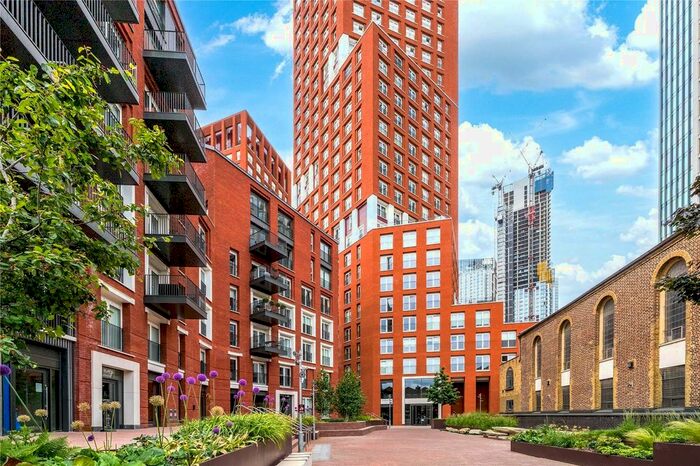 2 Bedroom Flat To Rent In Keybridge Tower, Exchange Gardens, Vauxhall, London, SW8
