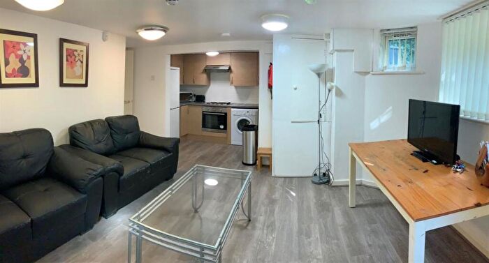 3 Bedroom Flat To Rent In B Parsonage Road, Manchester, M20