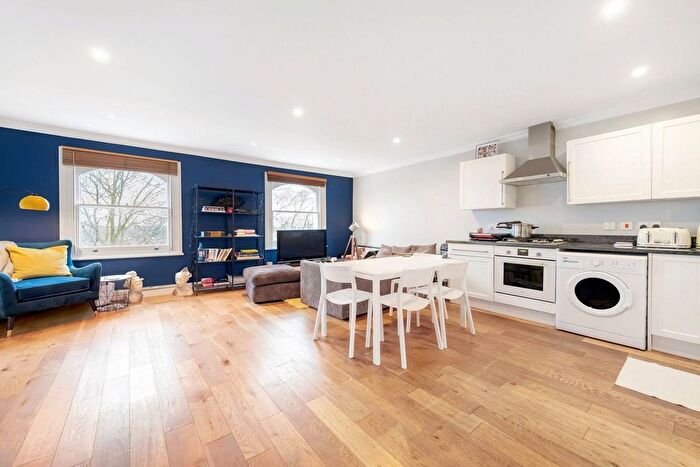 2 Bedroom Flat To Rent In Lavender Hill, Battersea, London, SW11