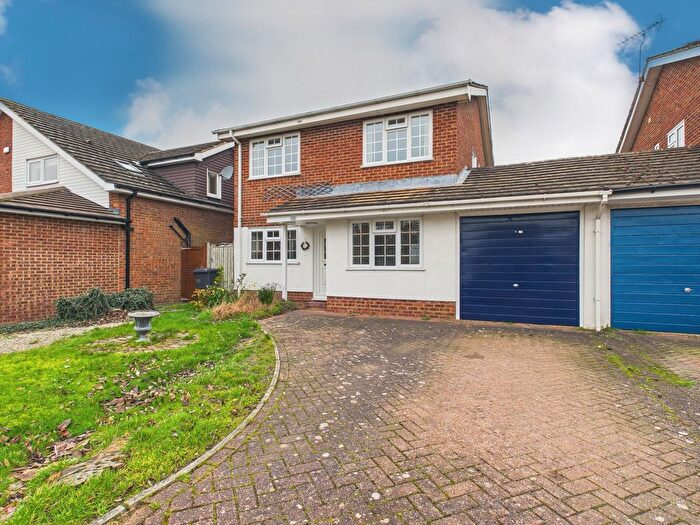 4 Bedroom Detached House For Sale In The Retreat, Princes Risborough, Buckinghamshire, HP27