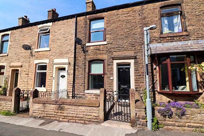 2 Bedroom Terraced House For Sale In Pikes Lane, Glossop, SK13