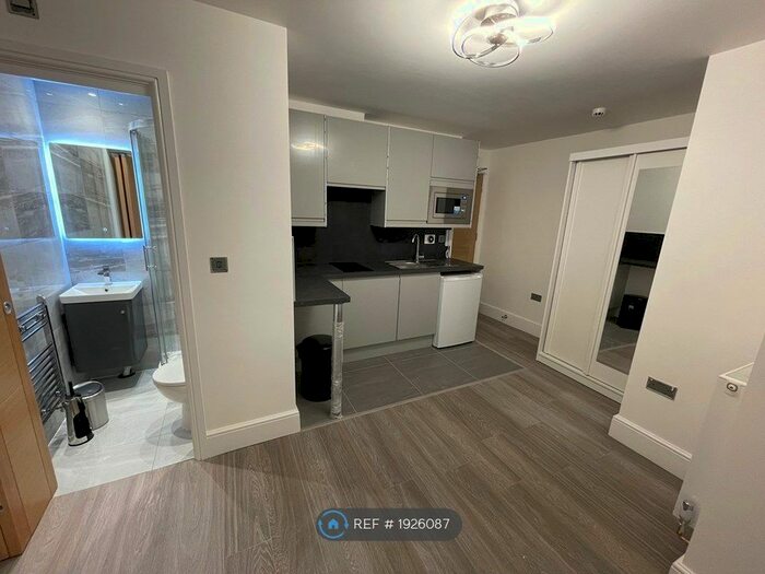 Studio To Rent In Davidson Road, Croydon, CR0