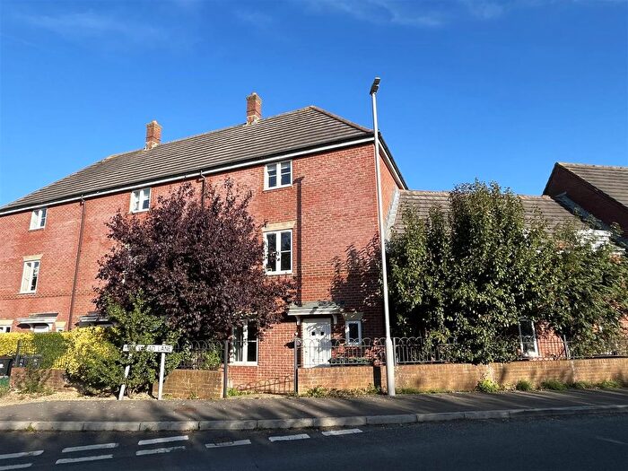 5 Bedroom Terraced House To Rent In Honeymead Lane, Sturminster Newton, Dorset, DT10