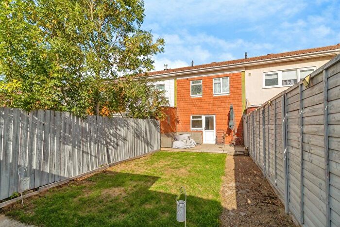2 Bedroom Terraced House For Sale In Farthing Grove, Netherfield, Milton Keynes, Buckinghamshire, MK6