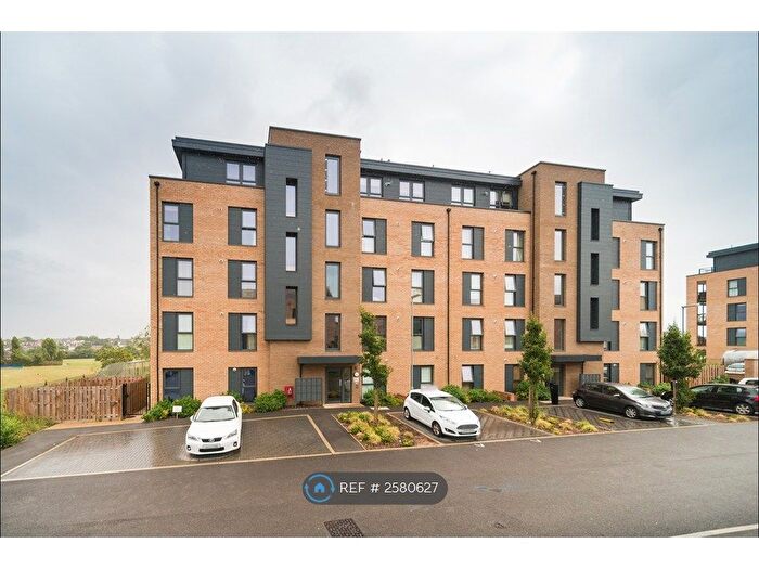 2 Bedroom Flat To Rent In Swannell Way, London, NW2