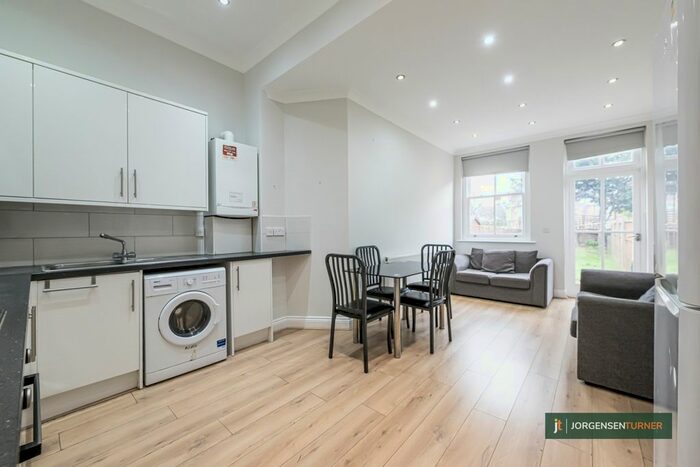 2 Bedroom Flat To Rent In Freeland Road, London, W5