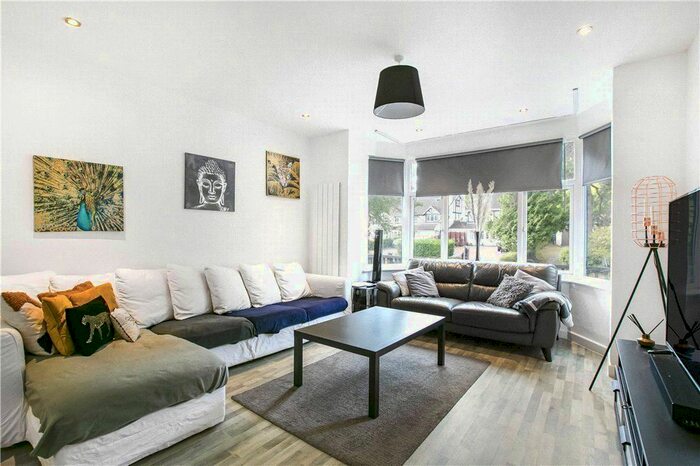 2 Bedroom Flat To Rent In Foxley Lane, Purley, CR8