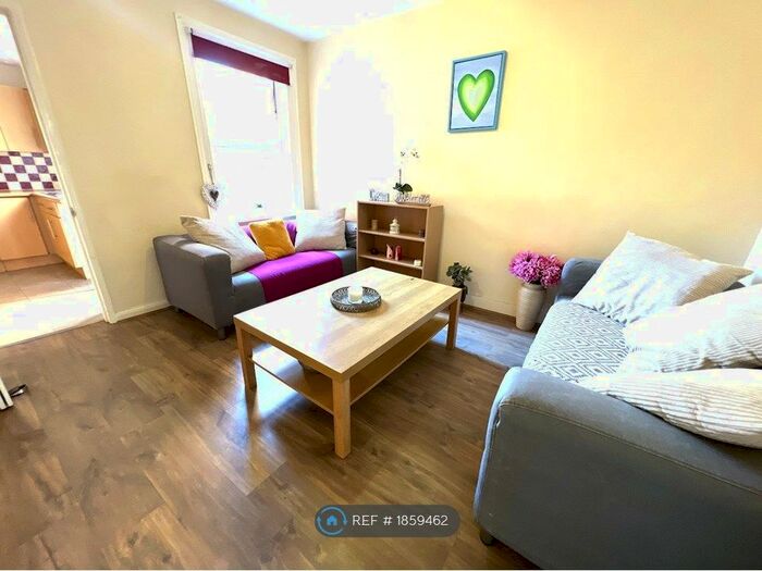 4 Bedroom Terraced House To Rent In Grange Avenue, Reading, RG6