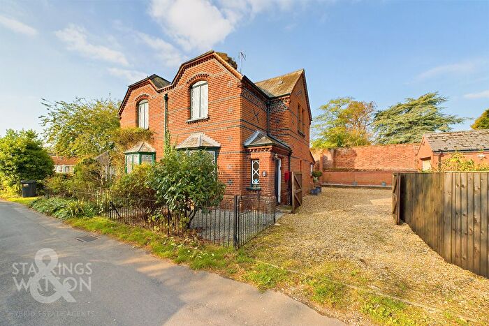 3 Bedroom Semi-Detached House To Rent In Low Bungay Road, Loddon, Norwich, NR14