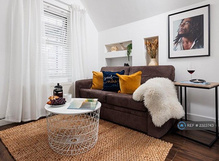 1 Bedroom Flat To Rent In Headland Park, Plymouth, PL4