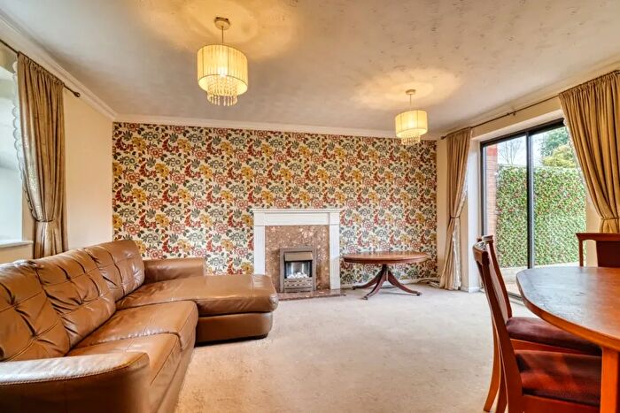 3 Bedroom Semi Detached House To Rent In Derby Road, Luton, LU4