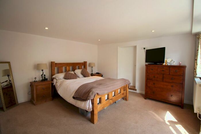 1 Bedroom Flat To Rent In High Street, Earith, PE28