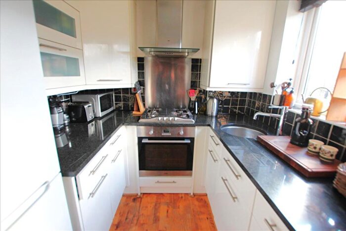 1 Bedroom Flat To Rent In Bream Close, Tottenham, London, N17