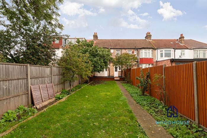 3 Bedroom House To Rent In Upsdell Avenue, London, N13