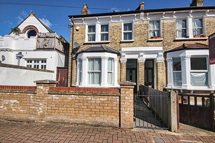 1 Bedroom Flat To Rent In Byrne Road, London, SW12