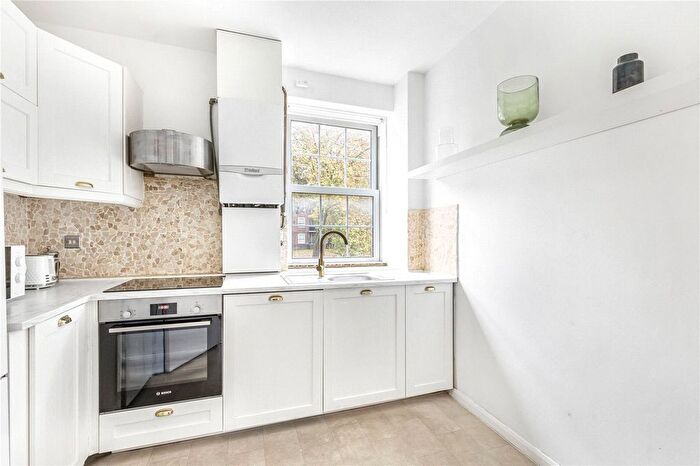 3 Bedroom Flat To Rent In Sackville House, London, SW16