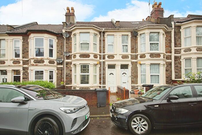 3 Bedroom Terraced House For Sale In Chelsea Park, Easton, Bristol, BS5