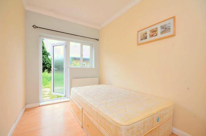 Studio To Rent In Terrace Road, Plaistow, London, E13