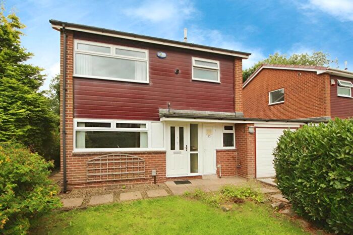 3 Bedroom Detached House To Rent In Butterwood Close, Huddersfield, West Yorkshire, HD4