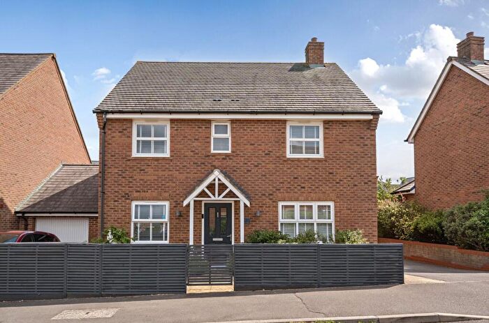 4 Bedroom Detached House For Sale In Fuller Way, Andover, SP11