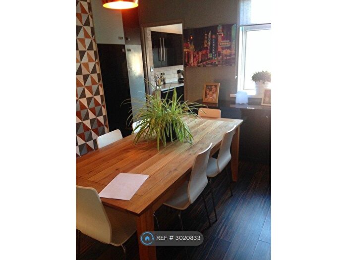 3 Bedroom Flat To Rent In Julian Avenue, Newcastle Upon Tyne, NE6