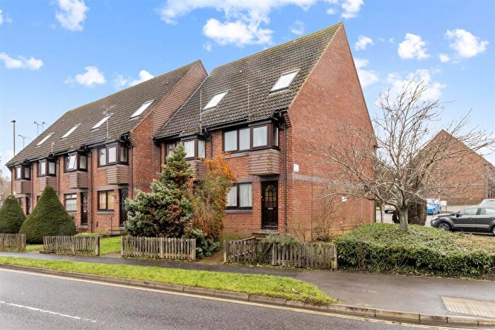 1 Bedroom Flat For Sale In Meon Close, Petersfield, GU32