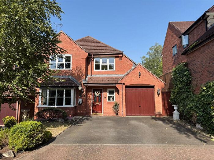 4 Bedroom Detached House For Sale In The Stewponey, Stourton, DY7