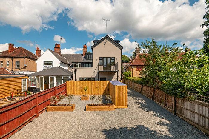 2 Bedroom Flat To Rent In London Road, High Wycombe, Buckinghamshire, HP11