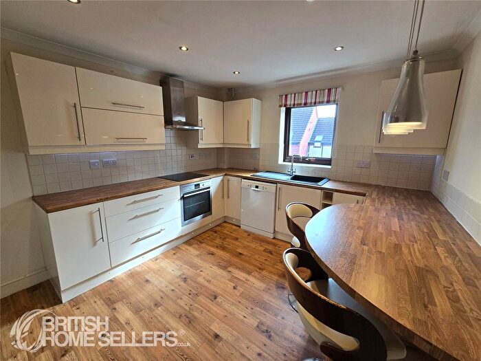 2 Bedroom Flat For Sale In Mulberry Close, Norwich, Norfolk, NR3