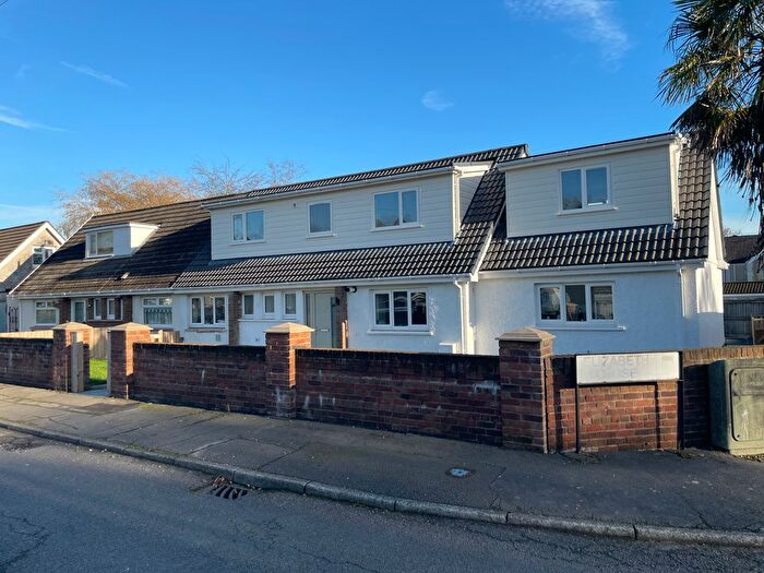 4 Bedroom Semi Detached House To Rent In Elizabeth Close, Swansea, SA6