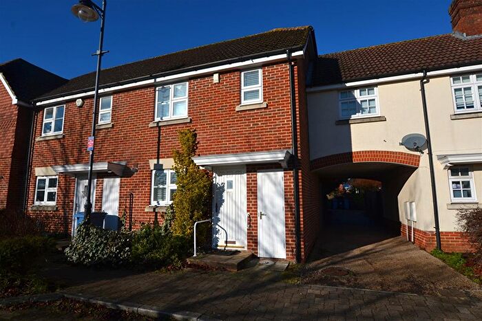 3 Bedroom End Of Terrace House To Rent In Elvetham Crescent, Fleet, GU51