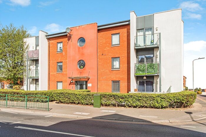 2 Bedroom Flat For Sale In West Street, Southend-On-Sea, Essex, SS2