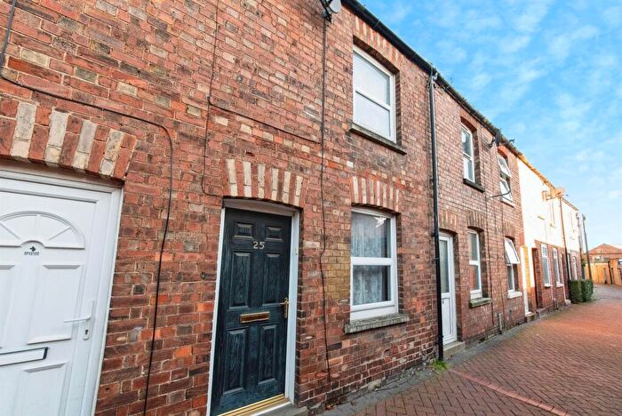 2 Bedroom Terraced House For Sale In Chapel Lane, Spalding, PE11