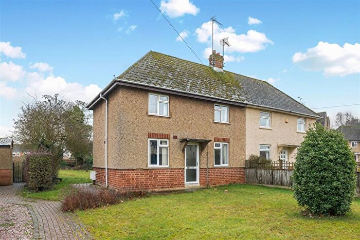 3 Bedroom Semi Detached House For Sale In The Avenue, Middleton Cheney, Banbury, OX17