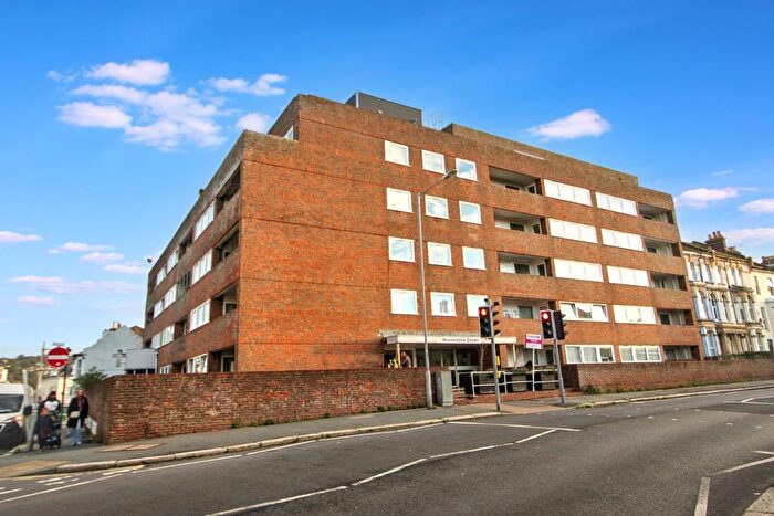 2 Bedroom Flat For Sale In Hughenden Court Mount Pleasant Road, Hastings, East Sussex, TN34