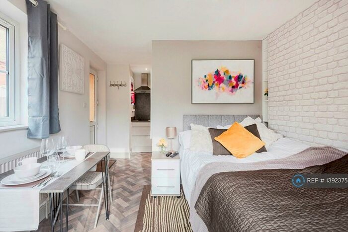 Studio To Rent In Park Street, Luton, LU1