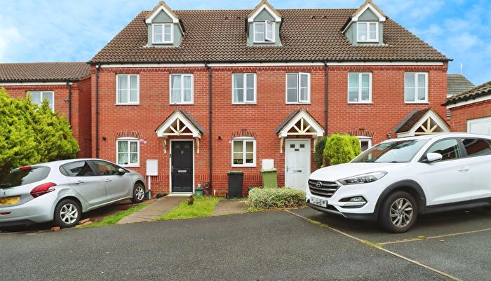 3 Bedroom End Terrace House For Sale In Siskin Close, Corby, NN18