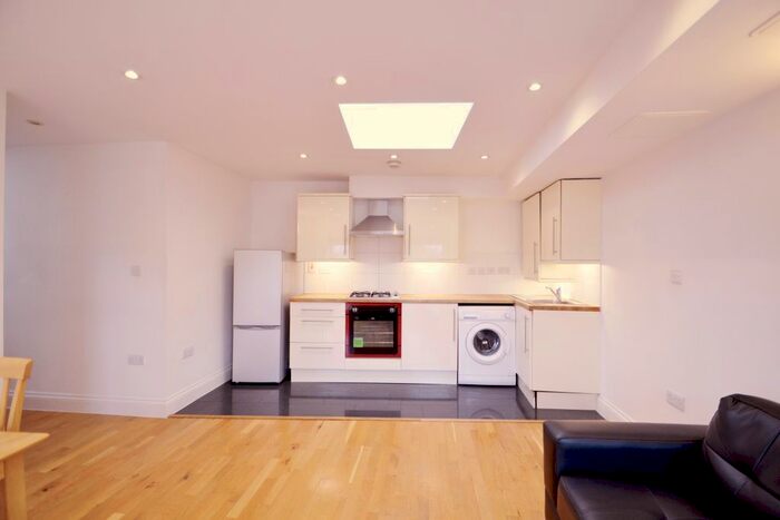1 Bedroom Flat To Rent In Victory Road Mews, London, SW19