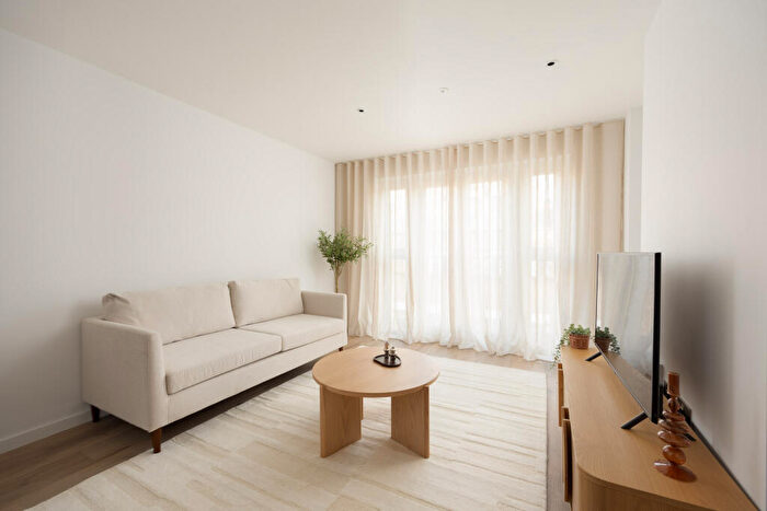 1 Bedroom Apartment To Rent In Curtain Road, London, EC2A