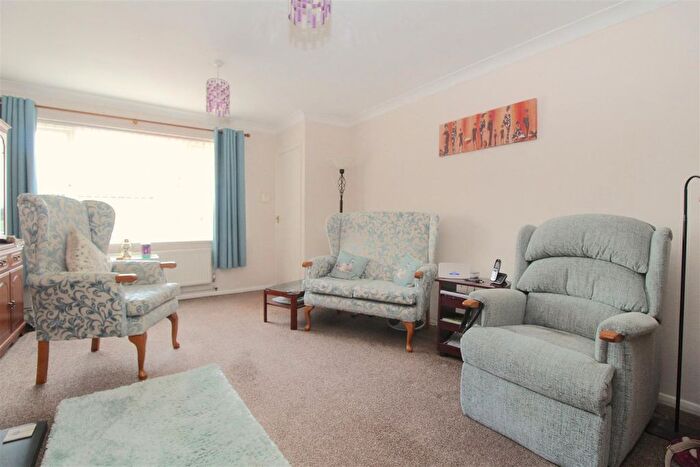 3 Bedroom End Of Terrace House For Sale In Foads Lane, Cliffsend, Ramsgate, CT12