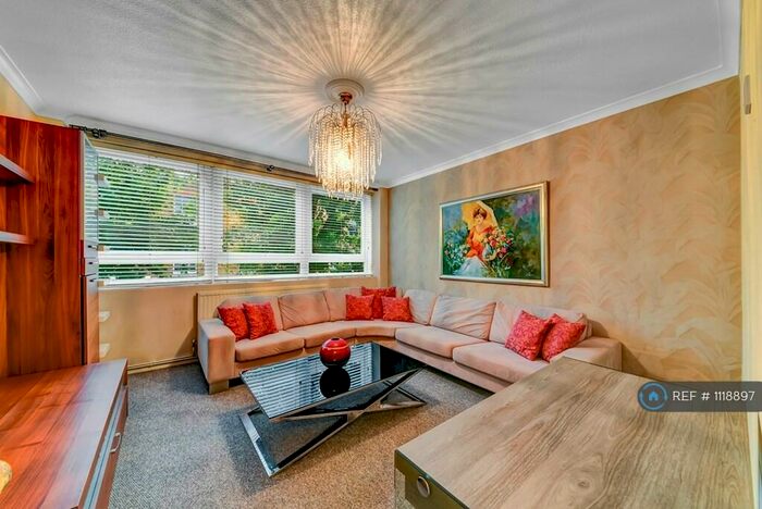 1 Bedroom Flat To Rent In Coltash Court, London, EC1Y